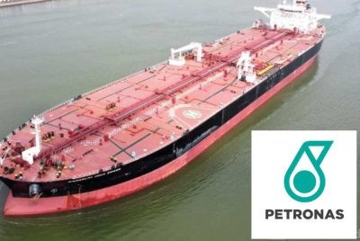 Ocean Thunder membawa sebahagian daripada 38 peratus import minyak mentah negara yang melalui Selat Hormuz.