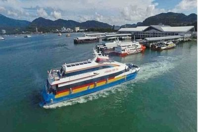 Pelaksanaan surcaj bahan bakar bunker bagi perkhidmatan feri penumpang ke Langkawi bermula Isnin ini.