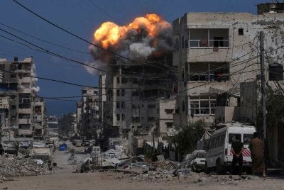 PBB gesa perlindungan segera terhadap penduduk dan infrastruktur awam di Semenanjung Gaza, sambil menegaskan bahawa mereka tidak boleh menjadi sasaran - Foto: AP
