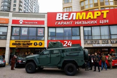 Polis menjalankan siasatan terhadap insiden tembakan yang mengorbankan nyawa enam orang awam di Ukraine. Foto Agensi