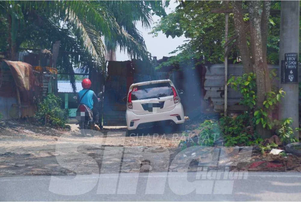 Hasil pemerhatian mendapati pergerakan keluar masuk individu dan kenderaan berlaku seperti biasa.