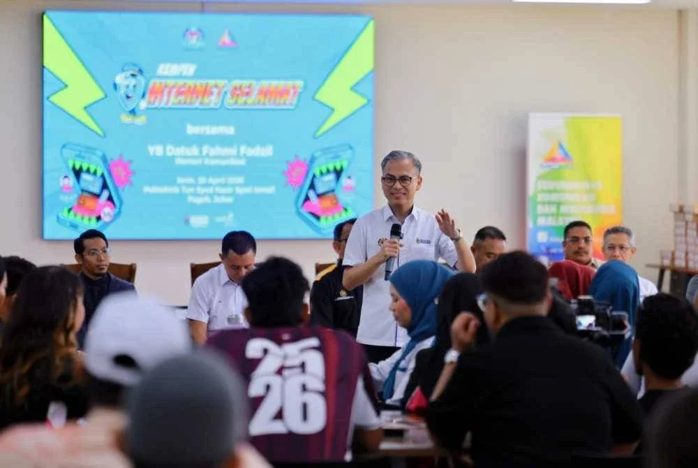 Fahmi ketika hadir merasmikan Kempen Internet Selamat