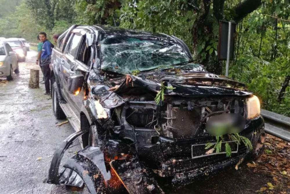 Kenderaan dipandu mangsa dalam kejadian pada Isnin.
