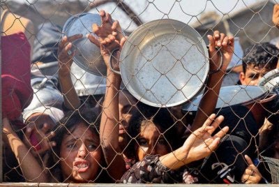 Bekalan makanan global terancam disebabkan penutupan Selat Hormuz. Foto Agensi