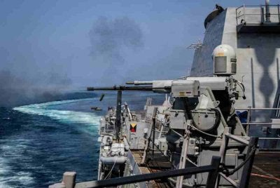 Tentera AS menyasarkan kapal berkenaan, melumpuhkan sistem navigasi dan kemudian menaikinya dalam insiden yang didakwa sebagai pencabulan gencatan senjata.