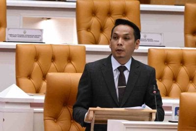 Mohd Azlan ketika menggulung Usul Menjunjung Kasih Titah Sultan Perak sempena Mesyuarat Pertama Tahun Keempat Dewan Negeri Perak di Ipoh pada Isnin.