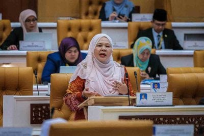Salbiah ketika sesi penggulungan Usul Menjunjung Kasih Titah Sultan Perak dalam Sidang Dewan Undangan Negeri (DUN) Perak pada Isnin.