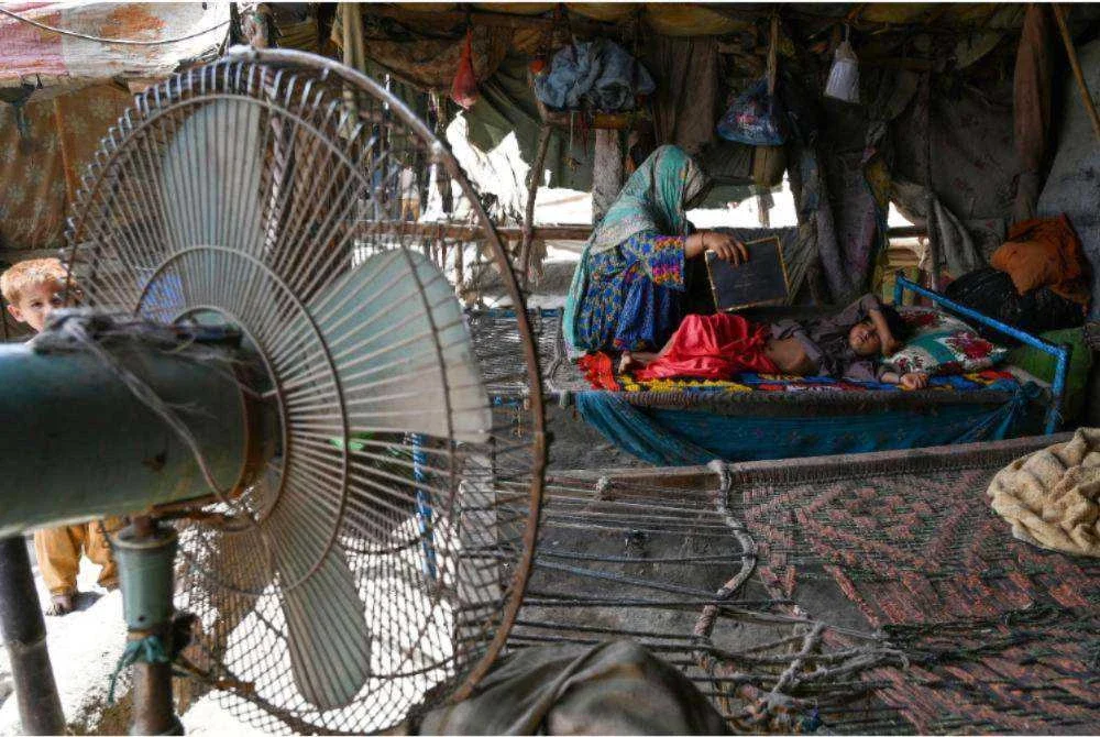 Catuan bekalan elektrik itu dilaksanakan ketika suhu semakin meningkat menjelang musim monsun. - Foto Agensi
