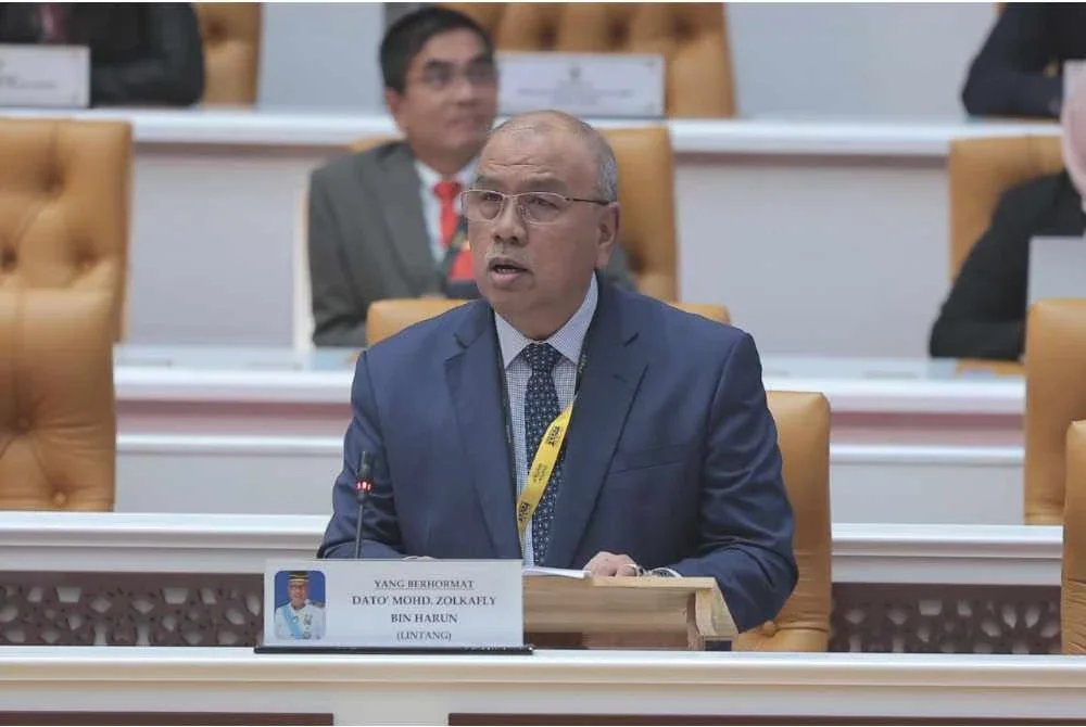Mohd Zolkafly ketika sesi penggulungan Usul Menjunjung Kasih Titah Sultan Perak dalam Sidang DUN Perak pada Selasa.