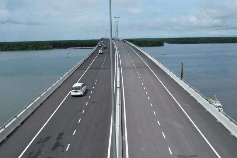 Jambatan Sungai Pulai.