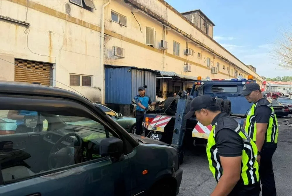 Operasi tunda kenderaan membabitkan kereta buruk, rosak dan tersadai yang ditinggalkan sehingga menyebabkan halangan.