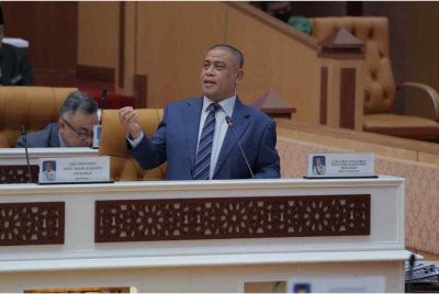 Saarani menjawab soalan Shahrul Zaman ketika sesi Soalan Lisan sempena Mesyuarat Pertama Tahun Keempat Dewan Negeri Perak ke-15 di Bangunan Perak Darul Ridzuan pada Selasa.