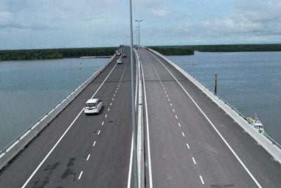 Jambatan Sungai Pulai.