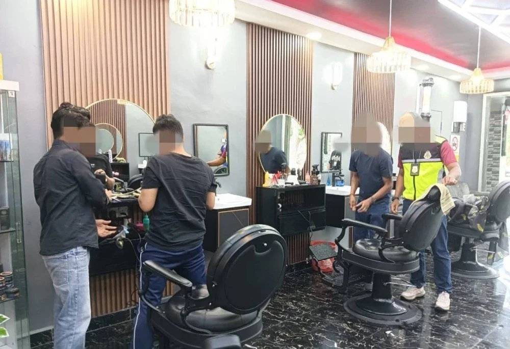Mereka yang ditahan gagal menunjukkan dokumen perjalanan sah dan melanggar syarat pas. Foto: JIM