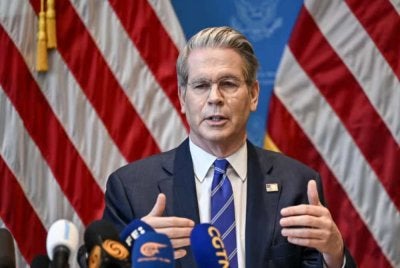 Setiausaha Perbendaharaan Amerika Syarikat Scott Bessent berkata, mana-mana individu atau kapal yang terlibat dalam memudahkan rangkaian perdagangan kewangan atau minyak Iran boleh berdepan sekatan AS.