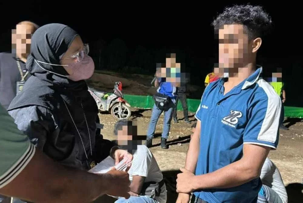 Pemeriksaan dilakukan terhadap 369 warga asing yang bekerja dan tinggal di kawasan projek berkenaan. Foto JIM Kelantan