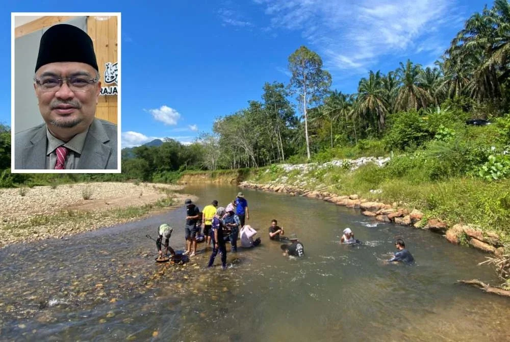 Aktiviti mendulang dilakukan penduduk di kawasan sungai di Jeli. Gambar kecil: Mohamed Fadzli