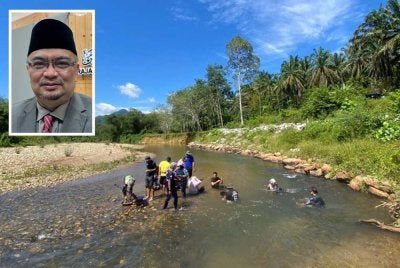 Aktiviti mendulang dilakukan penduduk di kawasan sungai di Jeli. Gambar kecil: Mohamed Fadzli