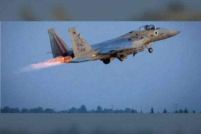 Pesawat pejuang F-15 milik Tentera Udara Israel berlepas di Pangkalan Udara Tel Nof pada 1 Januari 2024. Foto Agensi