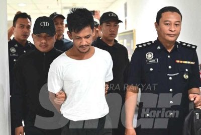 Tertuduh dihadapkan di Mahkamah Sesyen Kuala Terengganu pada Khamis atas dua pertuduhan menyebabkan kematian dan mendatangkan kecederaan kepada anak angkatnya dalam kejadian pada 11 April lalu.