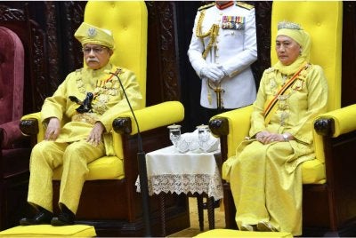 Tuanku Muhriz berkenan berangkat ke Perasmian Persidangan Pertama (Perasmian) Penggal Keempat Dewan Undangan Negeri (DUN) Negeri Sembilan Ke-15 pada Khamis. Foto Bernama 