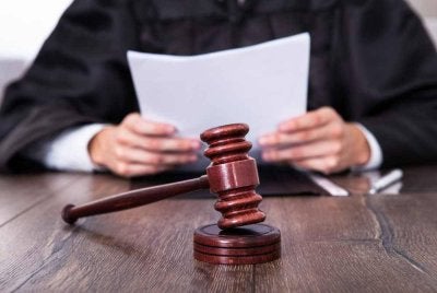Seorang bekas Timbalan Pengarah Kanan Dewan Bandaraya Kuala Lumpur (DBKL) pada Khamis diperintah menjalani hukuman penjara empat tahun selepas Mahkamah Rayuan mengekalkan sabitan terhadapnya bagi kesalahan menerima rasuah RM200,000 berkaitan pengeluaran permit kerja untuk subkontraktor.