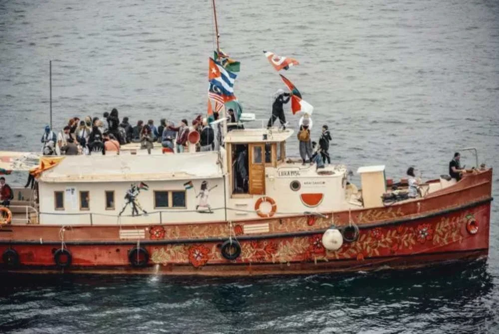 Antara bot yang mengambil bahagian dalam Global Sumud Flotilla menuju ke Gaza. Foto Agensi
