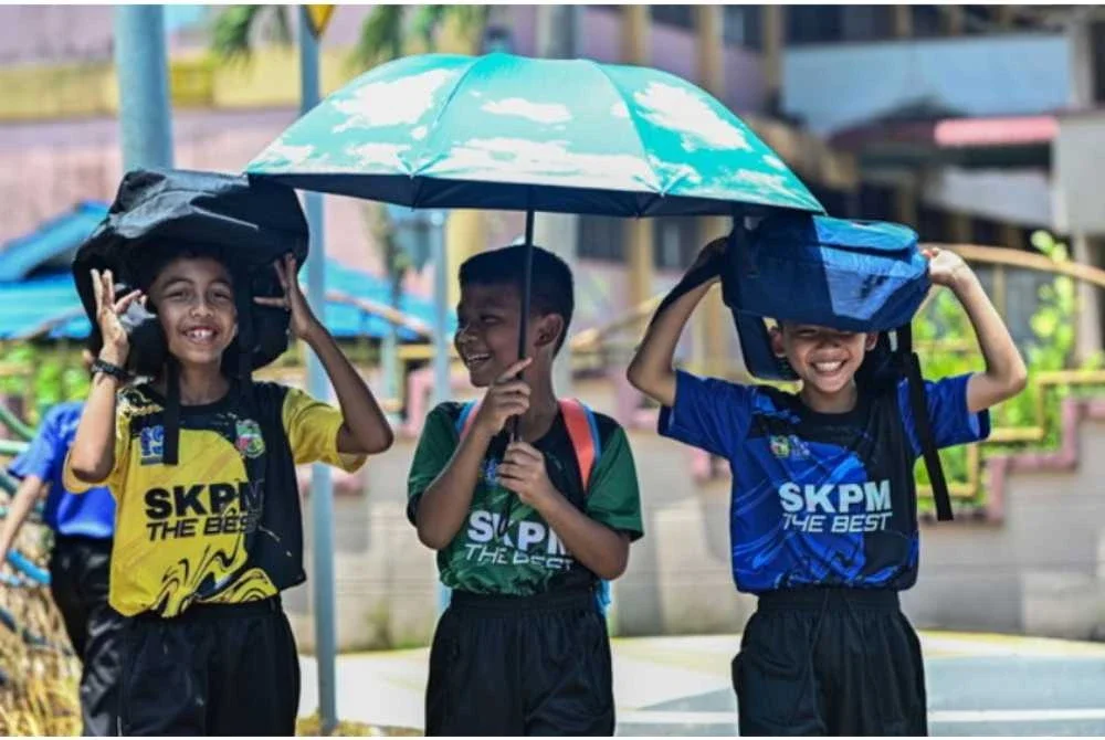 Semua sekolah di Terengganu diarah menangguhkan sebarang aktiviti luar susulan cuaca panas dan kering. Foto Bernama