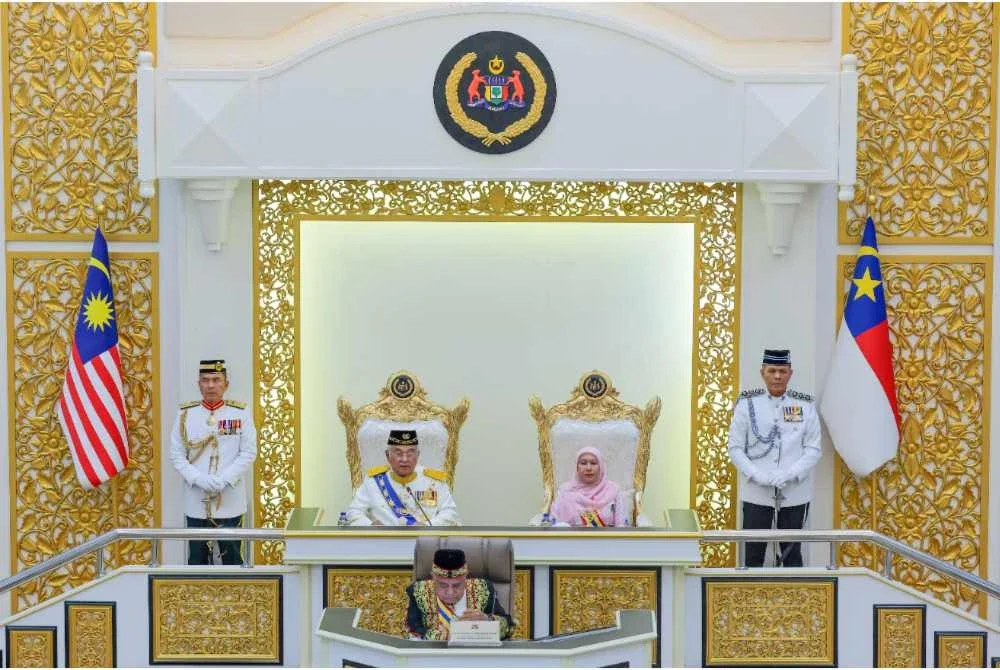 Mohd Ali semasa menyampaikan ucapan perasmian sempena pembukaan persidangan pertama penggal kelima DUN Melaka ke-15 di Kompleks Seri Negeri pada Jumaat. Foto Bernama