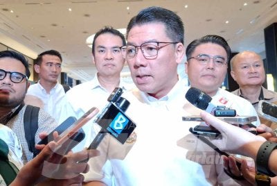 Kor Ming bercakap kepada pemberita pada Jumaat.