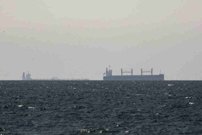 Bank Pusat Iran mengesahkan pihaknya telah menerima bayaran pertama bagi laluan kapal dagang melalui Selat Hormuz.