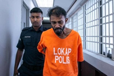 Seorang buruh didenda RM2,000 oleh Mahkamah Majistret Ipoh selepas mengaku bersalah memecahkan cermin sebuah kenderaan menggunakan sebiji bata, Selasa lepas.