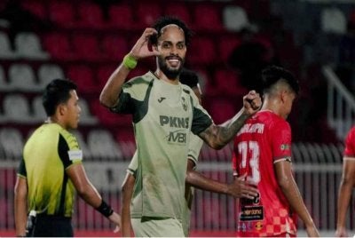 Momentum Selangor terus memuncak apabila Flores Moreas meledak dua gol pantas. Foto Stadium Astro 
