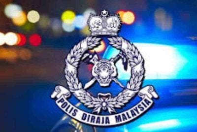 Kereta dipandu mangsa dipercayai terbabas dan berpusing sebelum memasuki laluan bertentangan. Gambar hiasan 