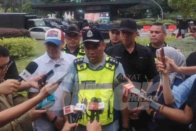 Sazalee ketika ditemui pemberita selepas selesai pelaksanaan pemantauan keselamatan Himpunan Tangkap Azam Baki di ibu negara pada Sabtu.