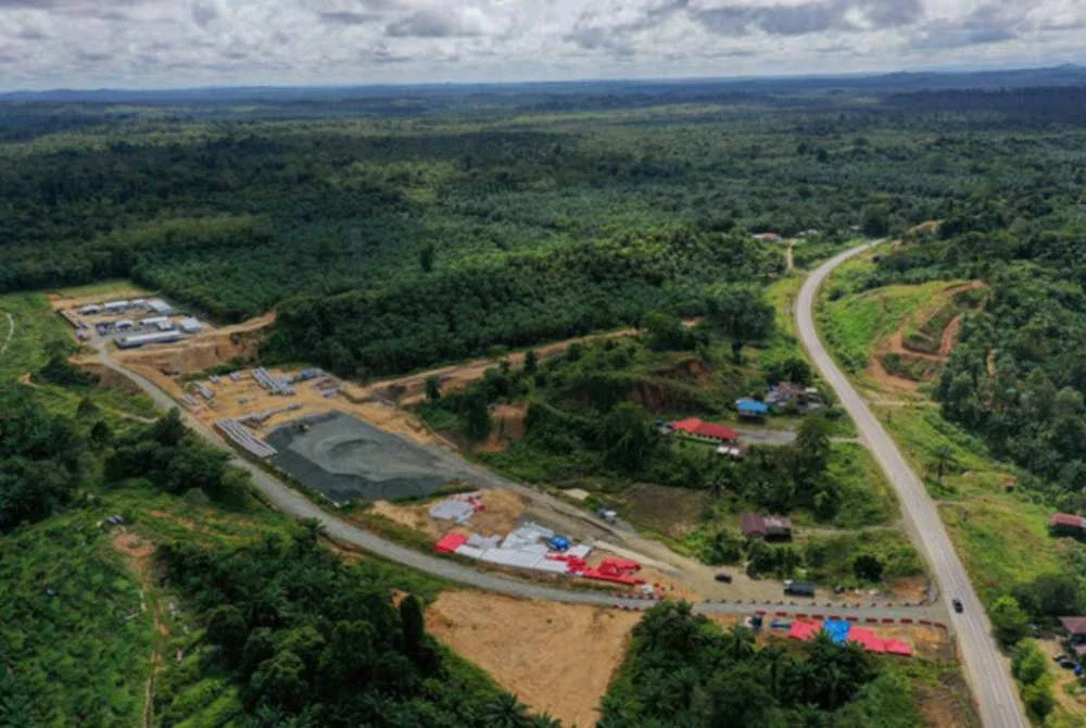 Projek Lebuhraya Pan Borneo ialah satu inisiatif penting yang berpotensi menjadi pemangkin pembangunan negeri, sekali gus memerlukan sokongan semua pihak. Foto Bernama