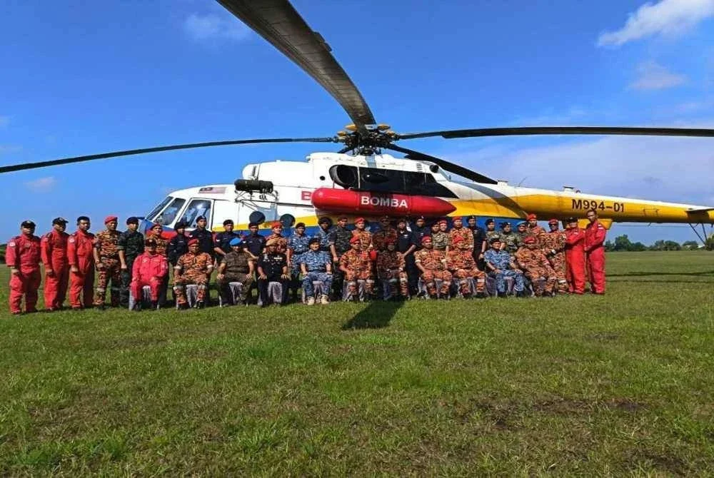 Kesemua peserta telah memenuhi syarat kelayakan termasuk melaksanakan 12 kali terjunan sepanjang latihan. Foto JBPM Perak