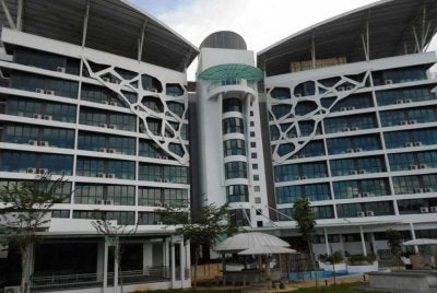 Projek Hotel Pulau Poh di Tasik Kenyir, Hulu Terengganu dijangka beroperasi tahun ini.