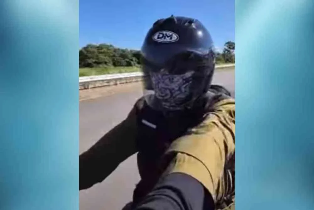 Tangkap layar video rutin arwah berulang-alik dari rumah ke tempat kerja. Foto: Facebook S Faizzul Syar.