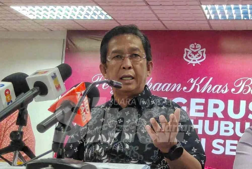 Jalaluddin (tengah) pada sidang media di Wisma UMNO Negeri Sembilan