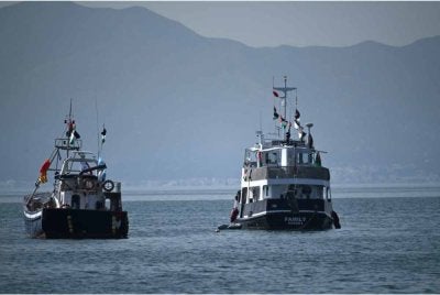 Sebanyak 56 kapal di bawah Global Sumud Flotilla mula belayar keluar dari Pelabuhan Catania, Itali ke perairan antarabangsa menuju ke Gaza dalam satu misi yang bertujuan memecahkan sekatan ke atas wilayah Palestin.