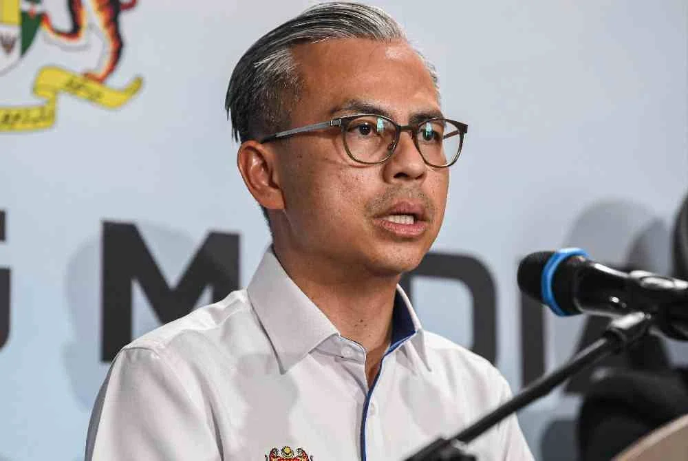 Fahmi bercakap pada sidang media mingguan Kabinet di Auditorium Seri Angkasa, Angkasapuri pada Rabu. Foto Bernama