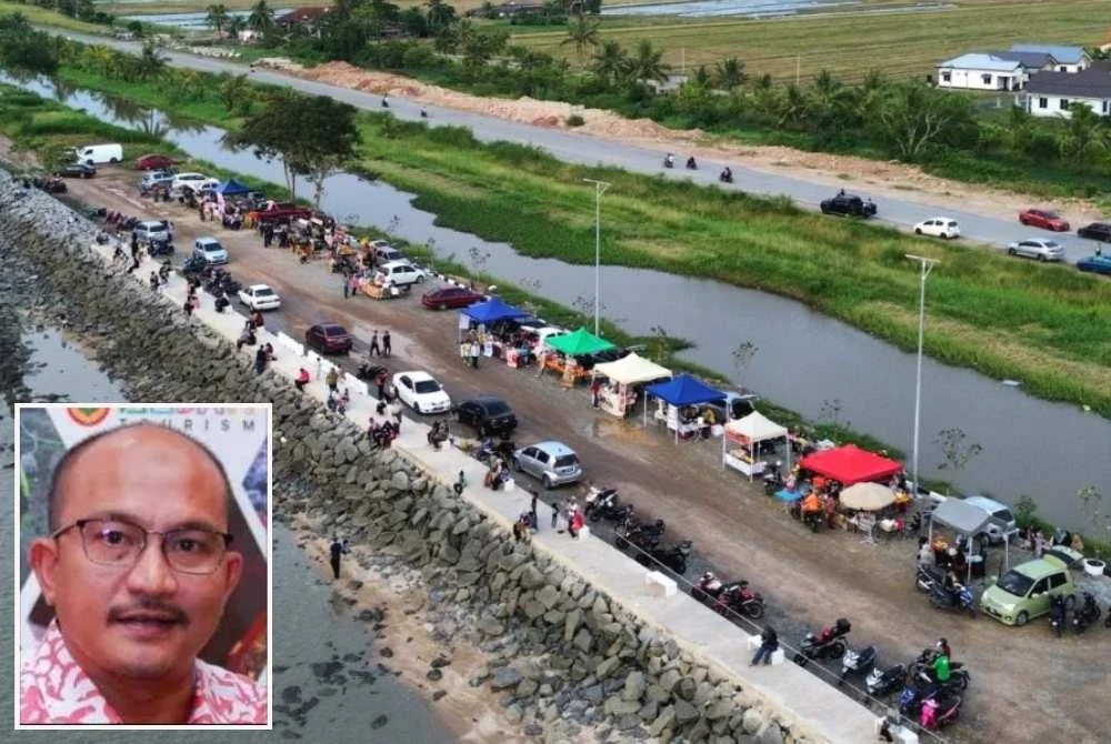 Mohd Salleh (gambar kecil) merupakan antara individu yang memainkan peranan dalam pembangunan Pantai Padang Garam yang kini menjadi tarikan pelancongan.