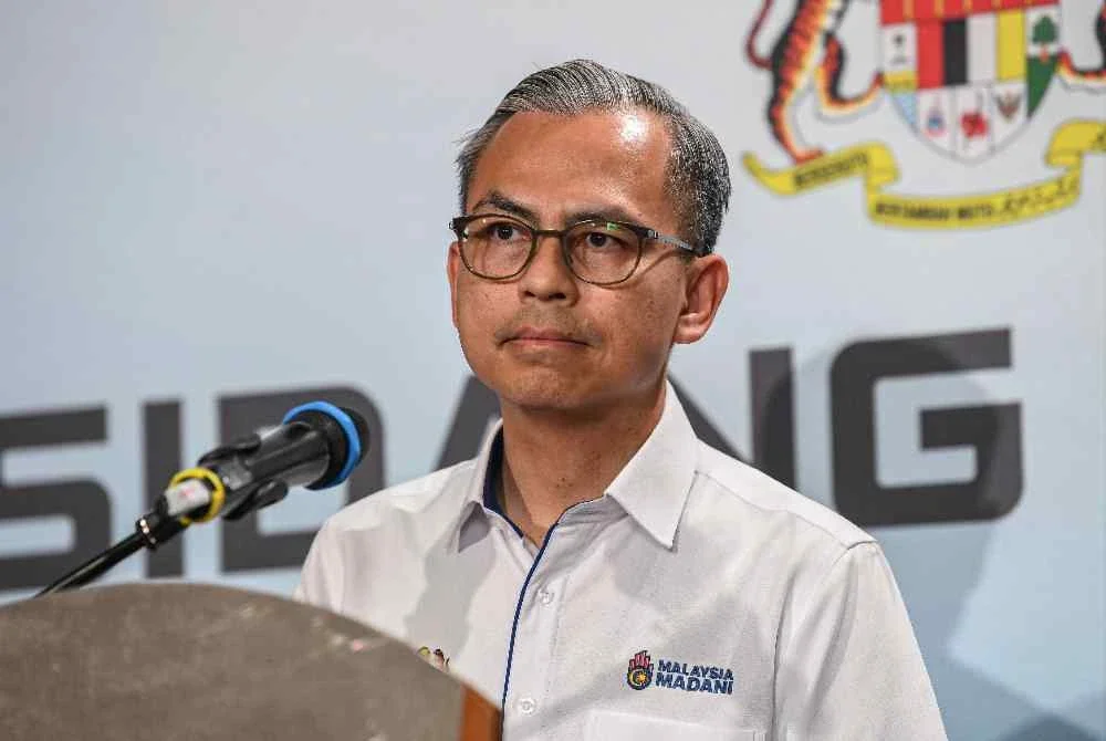 Fahmi bercakap pada sidang media mingguan Kabinet di Auditorium Seri Angkasa, Angkasapuri pada Rabu. Foto Bernama