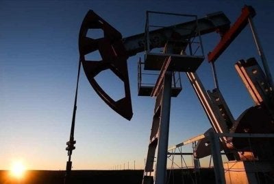 WTI melanjutkan kenaikan untuk sesi ketujuh berturut-turut, mencapai paras tertinggi sejak awal April. Foto Agensi