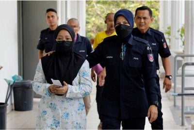 Farisha Azniha mengaku tidak bersalah di Mahkamah Sesyen Sepang atas pertuduhan menganiaya seorang bayi lelaki berusia lima bulan hingga menyebabkan kematian pada Februari lepas. Foto Bernama