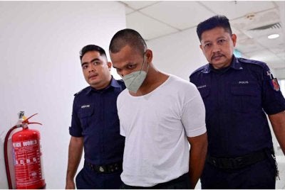 Muhammad Firdaus dijatuhi hukuman penjara 18 tahun dan dua sebatan oleh Mahkamah Sesyen di sini pada Rabu selepas mengaku bersalah atas dua pertuduhan mendatangkan kecederaan dan menyebabkan kematian anak angkatnya pada 11 April lepas. Foto Bernama
