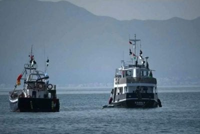 Sistem komunikasi dengan 11 kapal telah terputus hubungan selepas dikepung tentera Israel.
