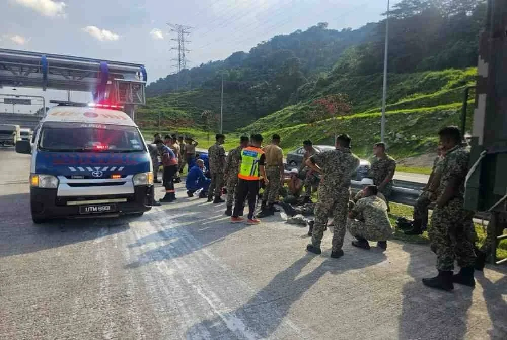 Antara anggota tentera yang terlibat dalam kejadian pada Khamis.