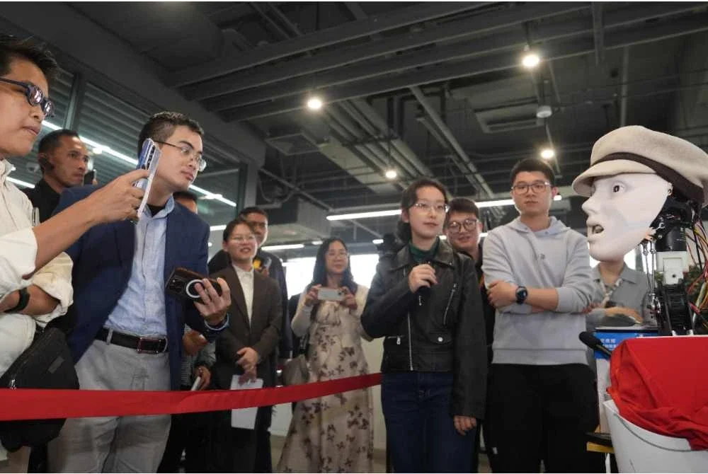 Pembangunan teknologi AI dalam industri robotik.
